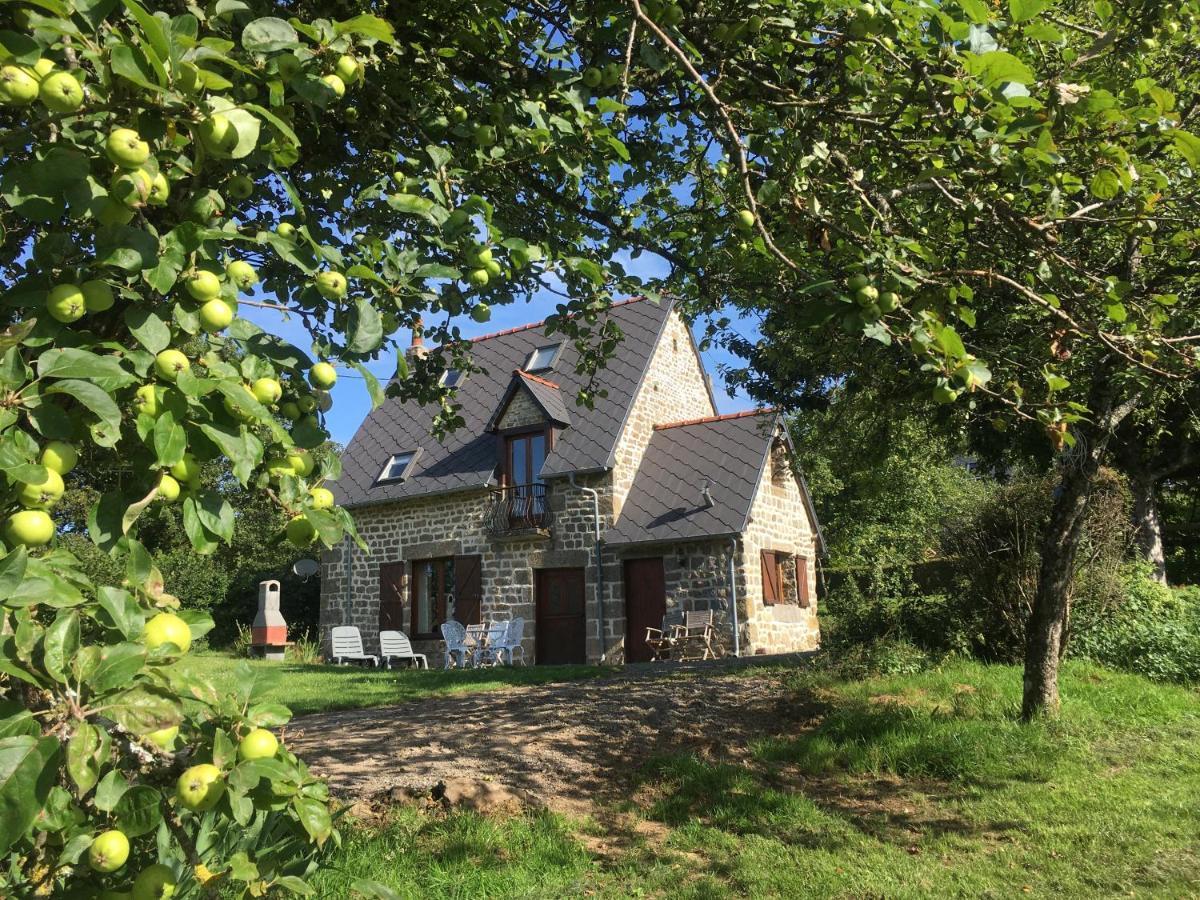 The Gingerbread House Cottage Beauficel Bagian luar foto