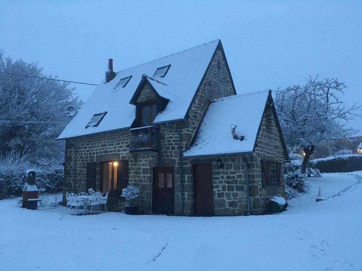 The Gingerbread House Cottage Beauficel Bagian luar foto